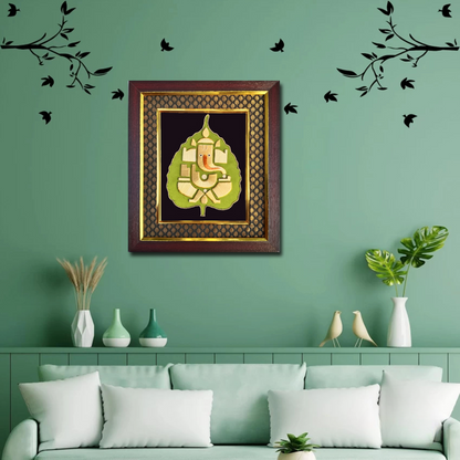 Lord Ganesha on Ashvatth (peepal) leaf tussar craft