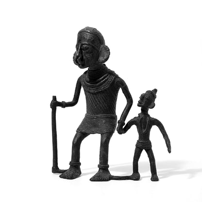 Black Dhokra Grandma & Grandson Figurine | Tribal Bronze Family Bonding Sculpture from Odisha