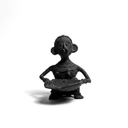 Black Dhokra Tribal Woman with Winnowing Tray – Handmade Bronze Figurine | Rare Black Dhokra Metal Craft
